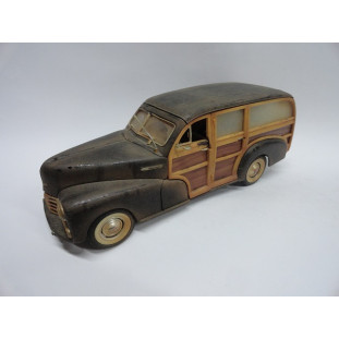 Miniatura Chevrolet Fleetmaster 1948 Woody 1:24 Customizada Usada