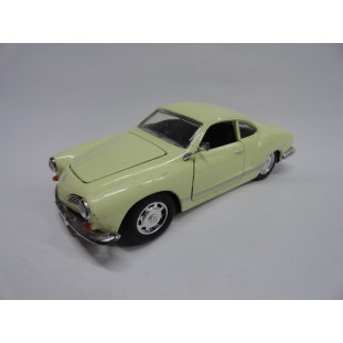 Miniatura Volkswagen Karmann Ghia 1966 Escala 1:28 Creme em Metal