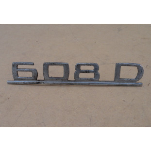 Emblema Mercedes MB 608 D Original Usado