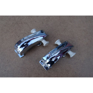 Trinco da Janela Lateral Basculante Kombi até 1975 Bege Novo - Par