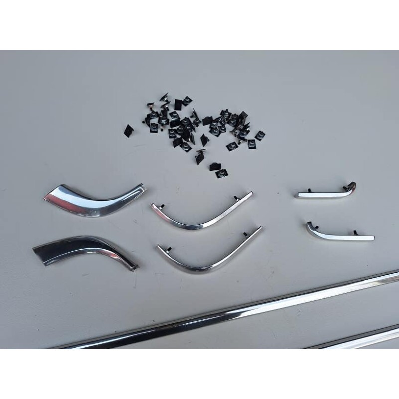 Friso Lateral F-100 Twin Beam 68 À 71 Jogo Completo Novo