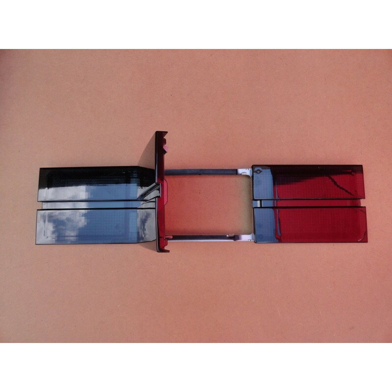 Aplique Central Lanterna Traseira Fumê Portinhola Tanque Opala 1988 a 1992