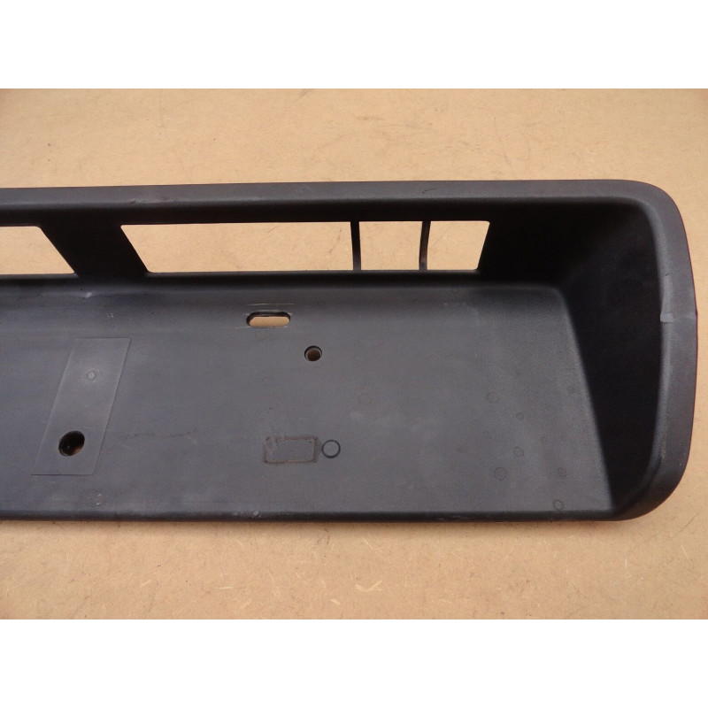 Aplique de Placa Centro Parachoque Traseiro Hilux 06 à 15