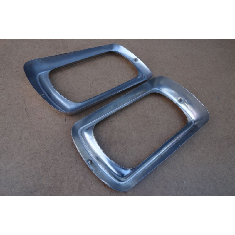 Aro do Farol Dianteiro F-100, F-350 e F-600 68 à 71 Twin Beam - Par