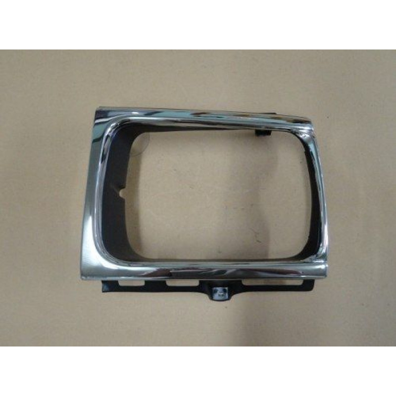 Aro Farol Hilux 4X4 SR5, DX 93 à 01 Esquerdo