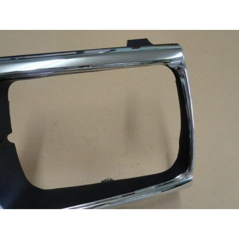 Aro Farol Hilux 4X4 SR5, DX 93 à 01 Esquerdo