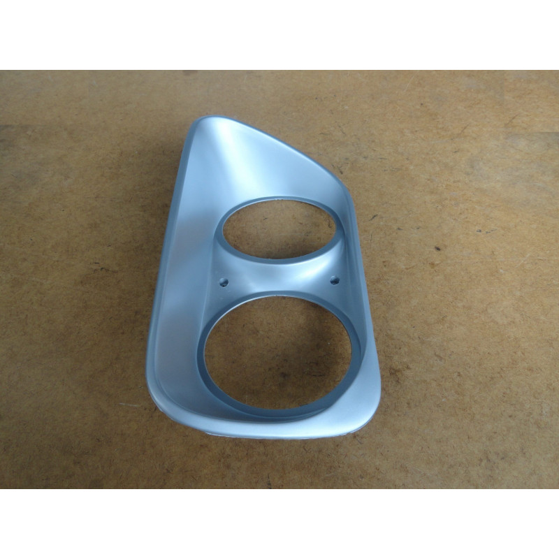 Aro Moldura do Farol Brasilia 73/82 e Variant II 78/81 Direito