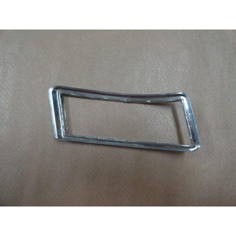 Aro Pisca Dianteiro Variant, TL, Zé Caixão 69 à 71 Plástico Cromado Direito