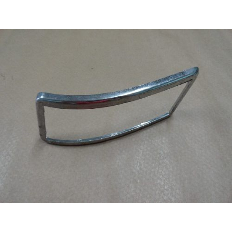 Aro Pisca Dianteiro Variant, TL, Zé Caixão 69 à 71 Plástico Cromado Direito