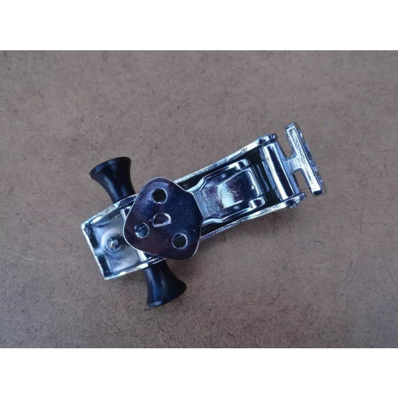 Trinco da Janela Lateral Basculante Kombi até 1975 Preto Novo