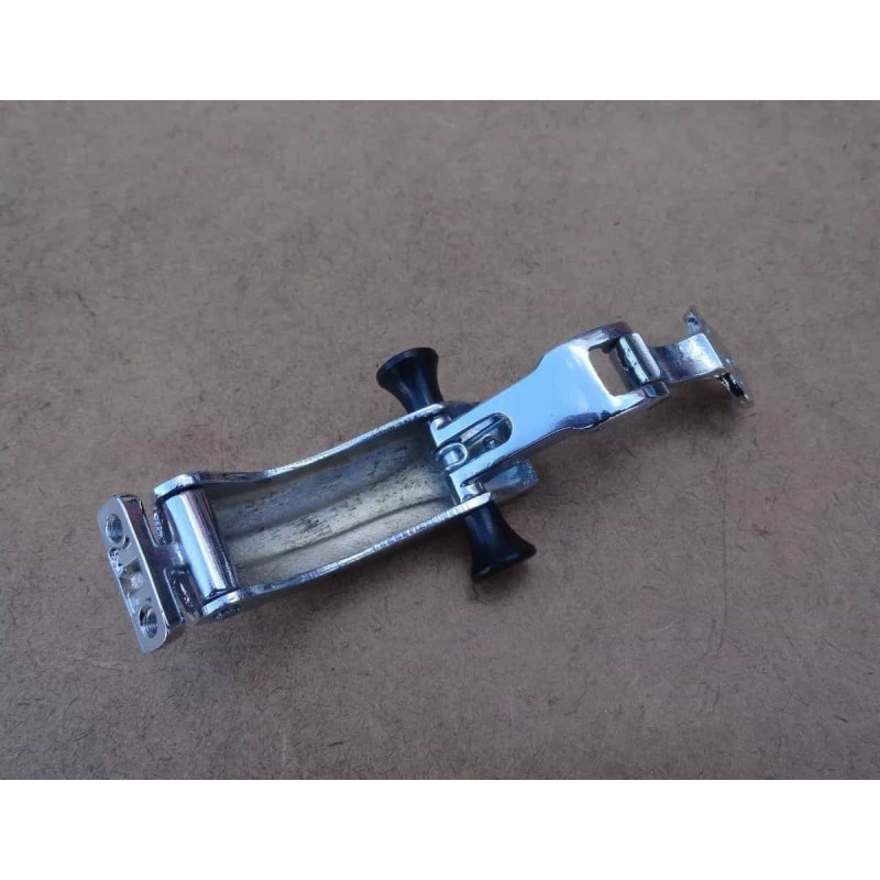 Trinco da Janela Lateral Basculante Kombi até 1975 Preto Novo