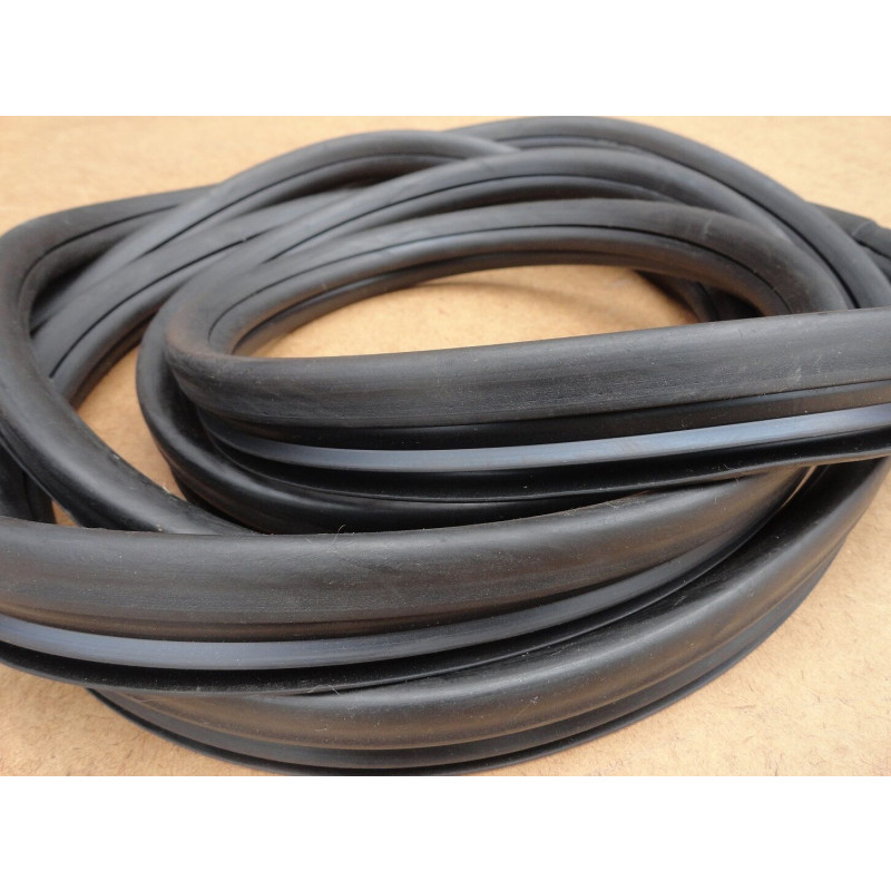 Borracha Parabrisa P/ Friso Caminhão Mercedes 1111 1113 Cabine Baixa