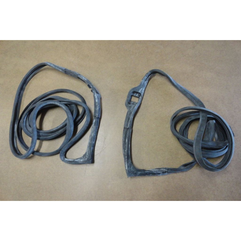 Borracha Porta Dianteira Kombi Clipper 76 à 97 - Par