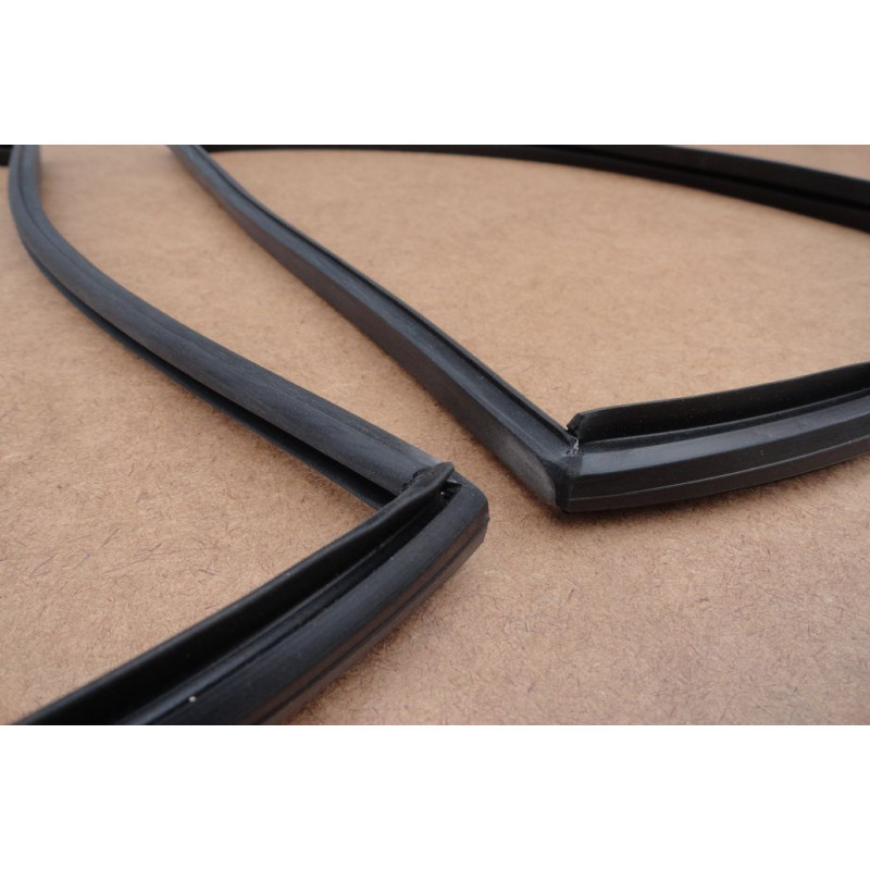 Borracha do Quebra Vento Traseiro Aero Willys 1963 em diante Nova - Par