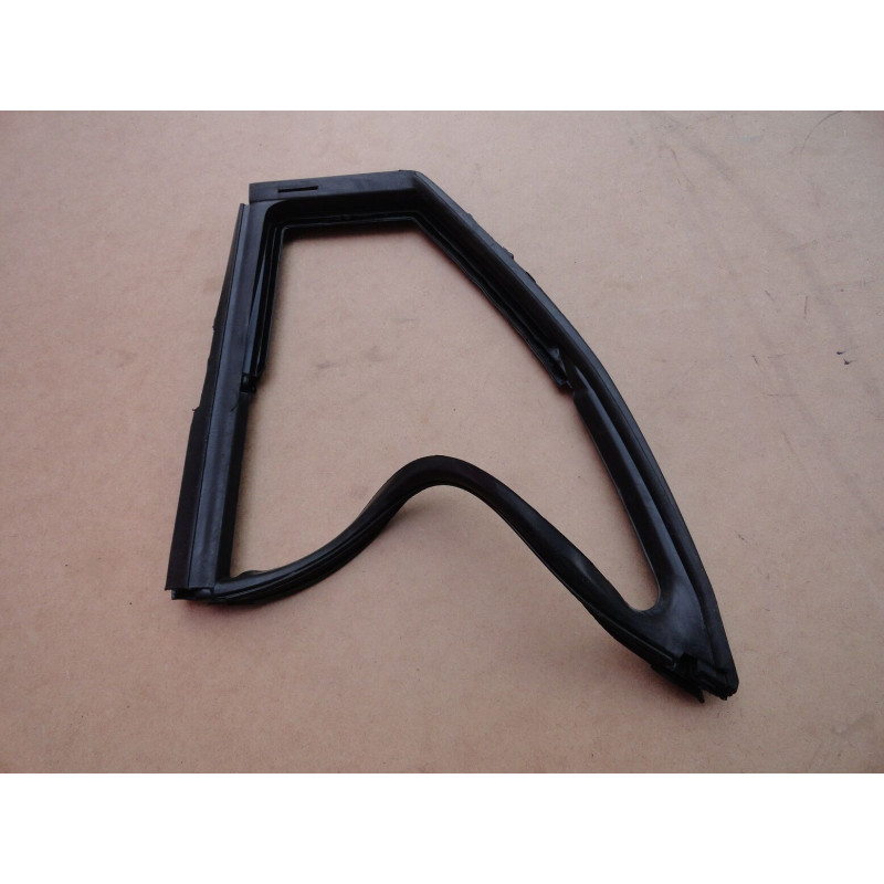 Borracha Quebra Vento Direito Gol Voyage 88 em Diante