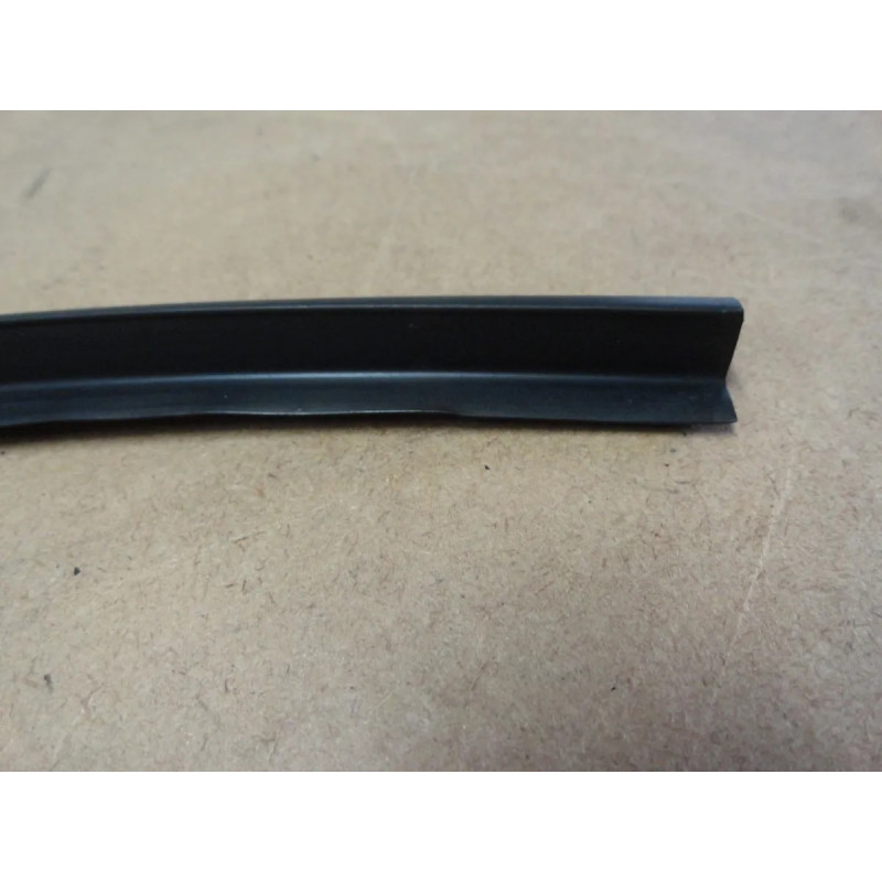 Mitsubishi L200 Triton - Borracha Superior Parabrisa