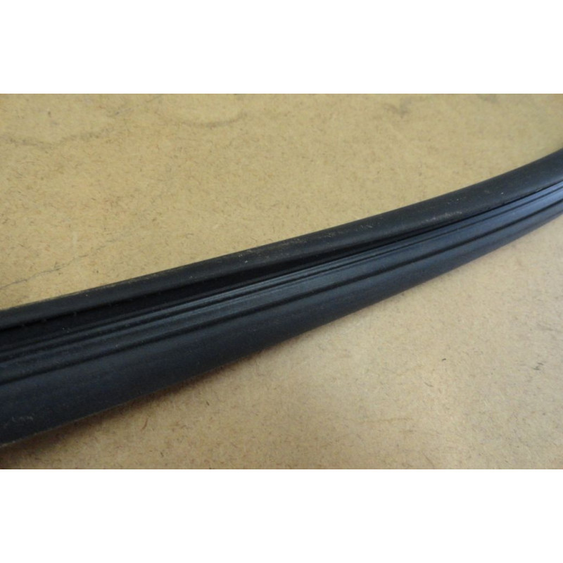 Borracha Vigia Brasília Modelo Utiliza Friso