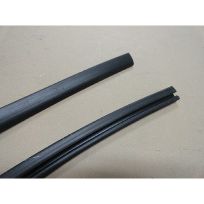 Borracha Coluna Quebra Vento Mercedes Benz LP 321