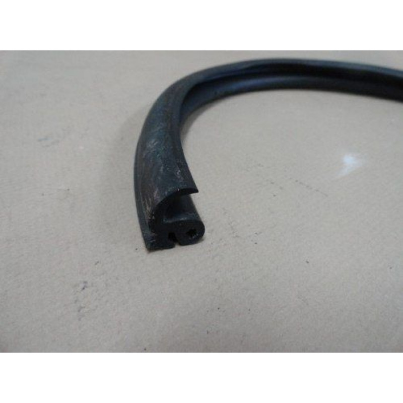 Borracha Quebra Vento Mercedes Benz LP 321