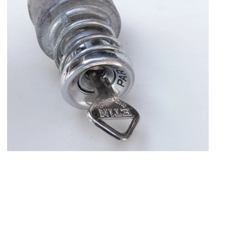 Cilindro de Ignição no Painel Novo Etin F-100 F-350 F-600 F-1000 F-4000 e F-11000 72 à 85