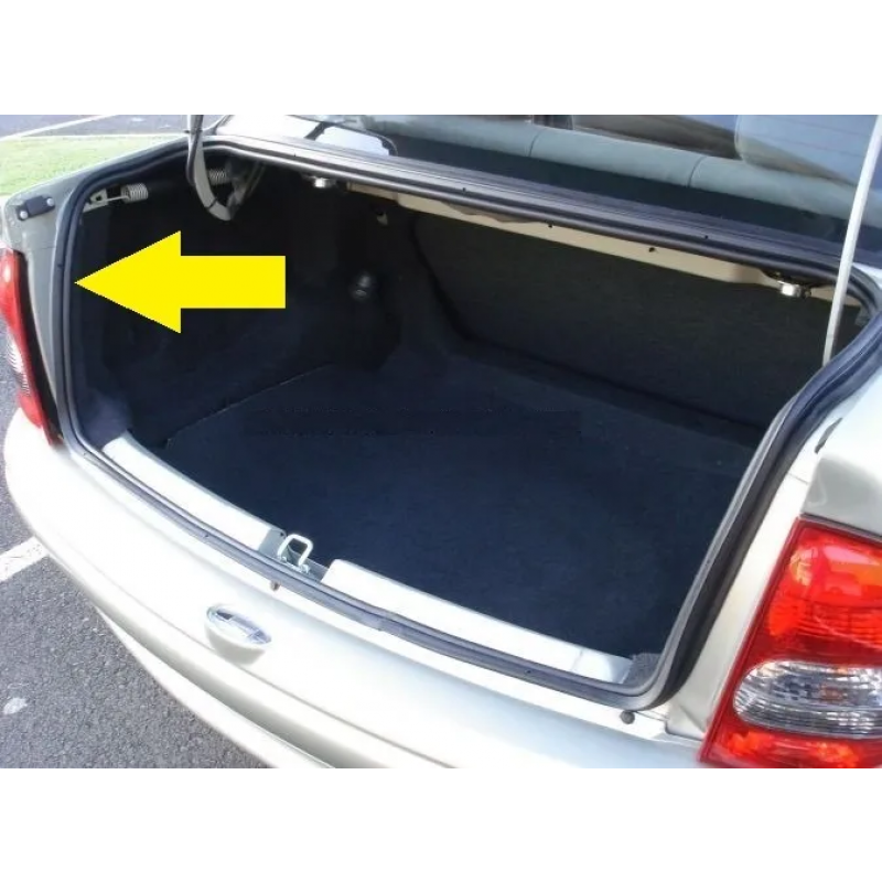 Corsa 2 e 4 Portas e Wagon após 1995 - Borracha Porta Malas