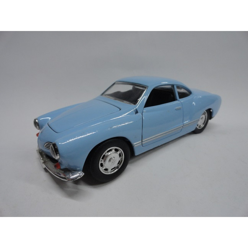 Miniatura Volkswagen Karmann Ghia 1966 Escala 1:28 Azul Claro em Metal