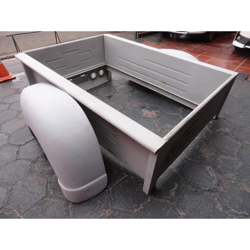 Caçamba C/ Saia Americana Paralama e Estribos Boca de Sapo Bagre - Kit