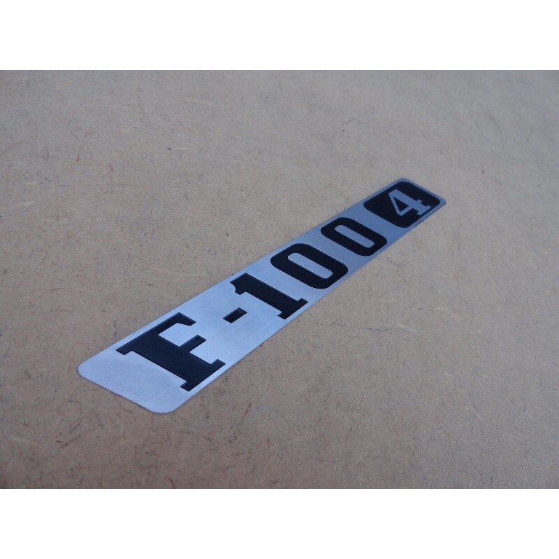 Emblema F-100 4 Cilindros 1976 a 1979 Emblema Lateral Esquerda Capô