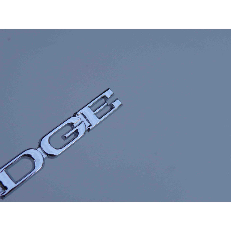 Emblema Capô Painel Frontal Dodge Polara 1800 Dart Charger Le Baron Metal Cromado Parafuso