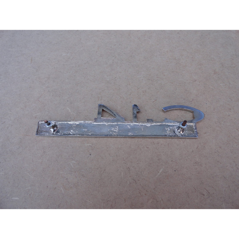 Emblema C-14 Chevrolet Lateral Paralama   Fixação Parafuso