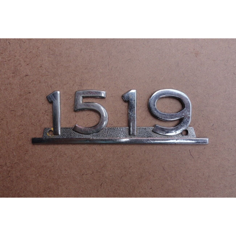 Emblema Lateral Caminhão Mercedes 1519 Original Usado