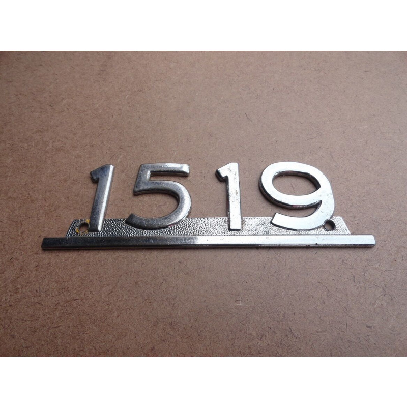 Emblema Lateral Caminhão Mercedes 1519 Original Usado
