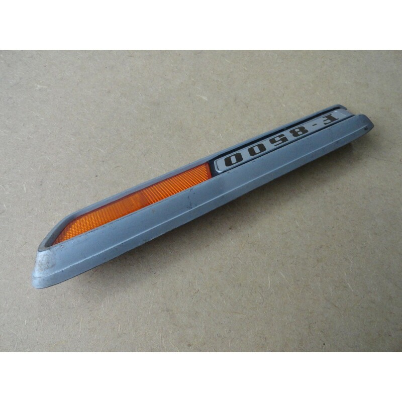 Emblema Lateral Capô Direita Caminhão Ford F-8500 Original Usado