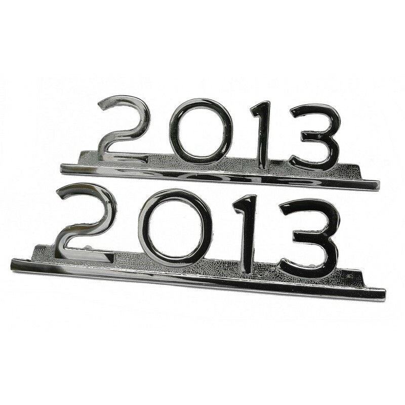 Emblema Lateral Capô Caminhão Mercedes 2013 Original Usado Par