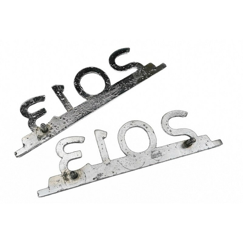 Emblema Lateral Capô Caminhão Mercedes 2013 Original Usado Par