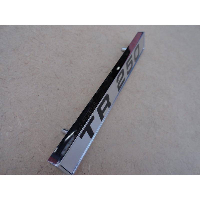 Emblema Lateral Paralama Traseiro Triumph TR250 1968 Importado Novo