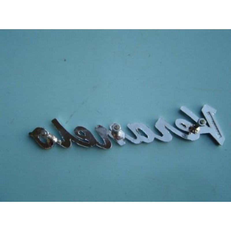 Emblema Lateral Traseira Veraneio 1964 a 1988 Cromado Fixação Parafuso Novo