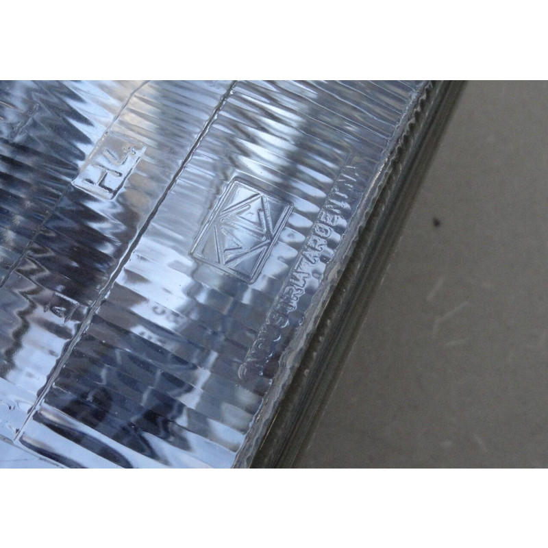 Farol  Dianteiro Direito Gol Voyage 91 à 96 Lente Vidro