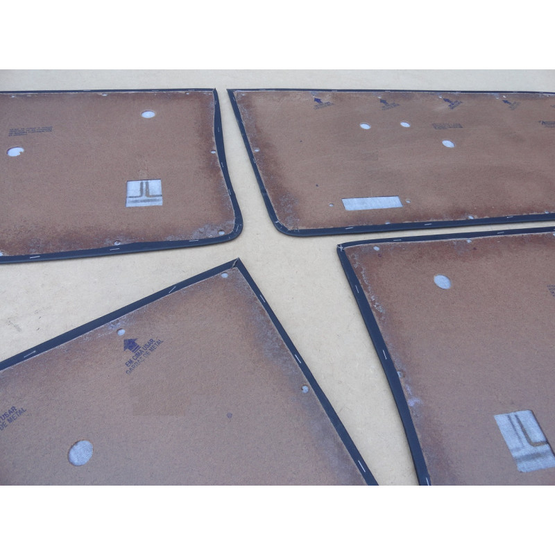 Forro de Porta Corcel 4 Portas 71 à 72 C/ Friso - Jogo