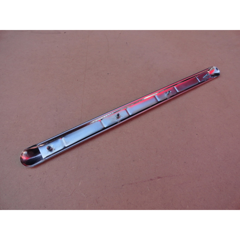 Friso Central Parabrisa Boca de Sapo 1947 a 1953 Importado