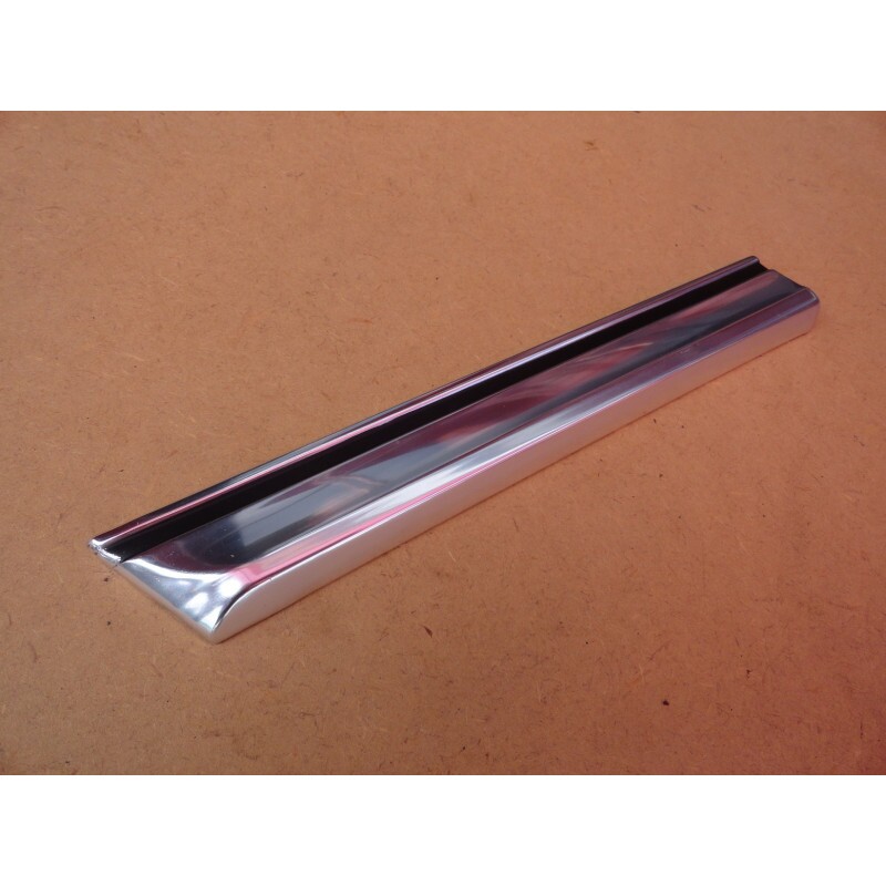 Friso Inferior do Paralama Esquerdo Original 72 em Diante