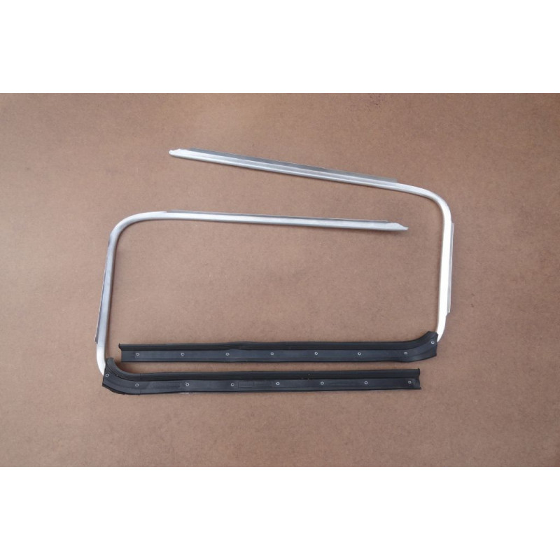 Friso Janela Externo com Pestana Esquerdo e Direito Fusca - Par