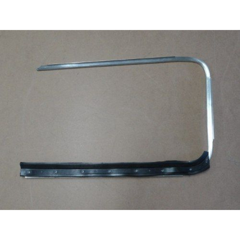 Friso Janela Externo com Pestana Fusca Cromado Direito