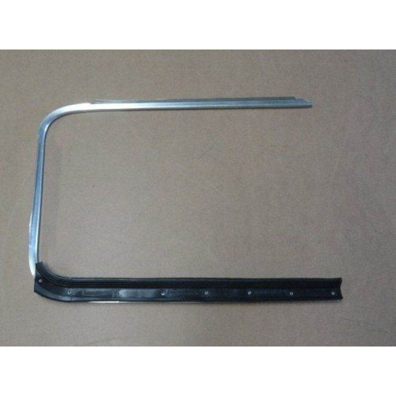 Friso Janela Externo com Pestana Fusca Cromado Esquerdo