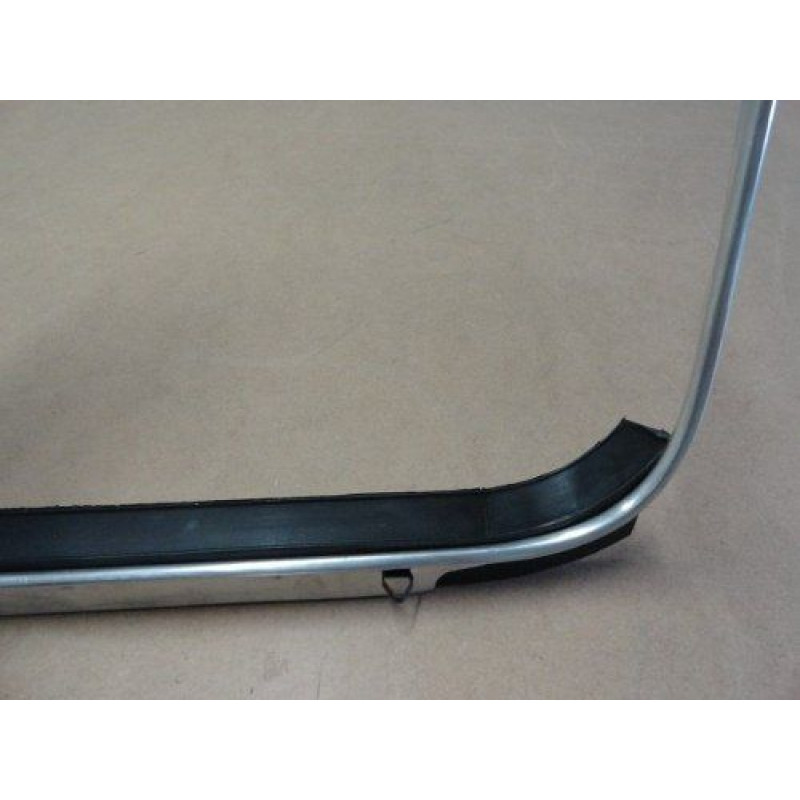 Friso Janela Externo com Pestana Fusca Cromado Esquerdo