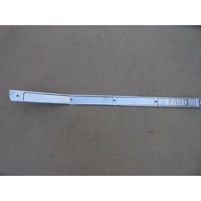 Soleira da Porta F-100 F-1000 72 à 92 Alumínio Direito