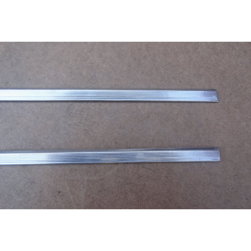 Frisos Caixa de Ar Gol, Saveiro e Parati - Par