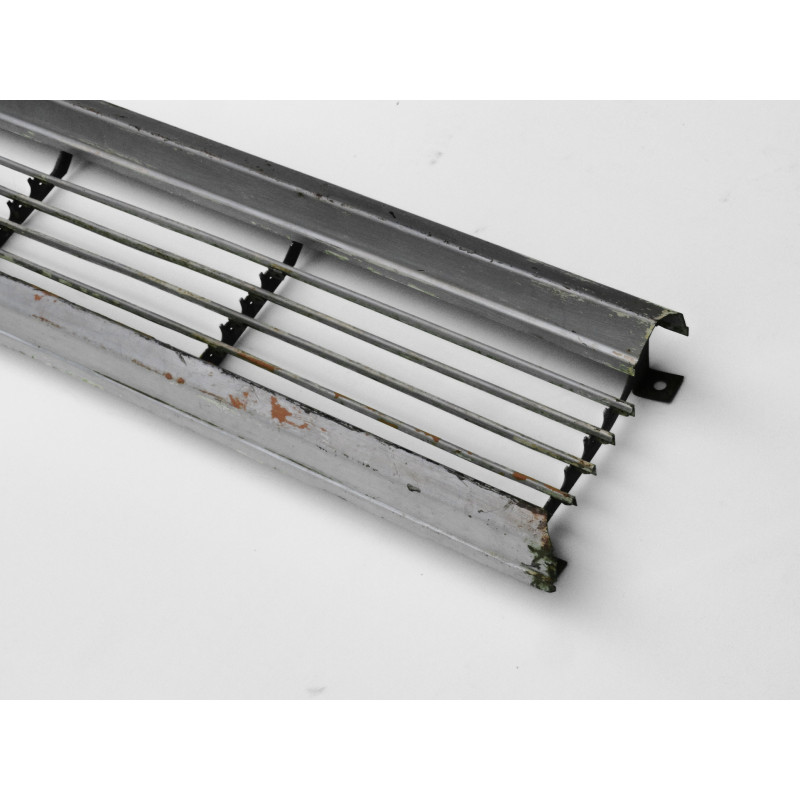 Grade Dianteira C-14 C-15 C-10 68 à 78 Original Usada