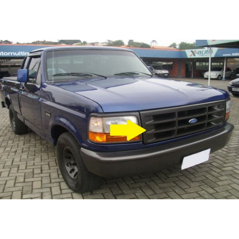 Grade Dianteira com Emblema F-1000 e F-4000 97 e 98 Original Usada