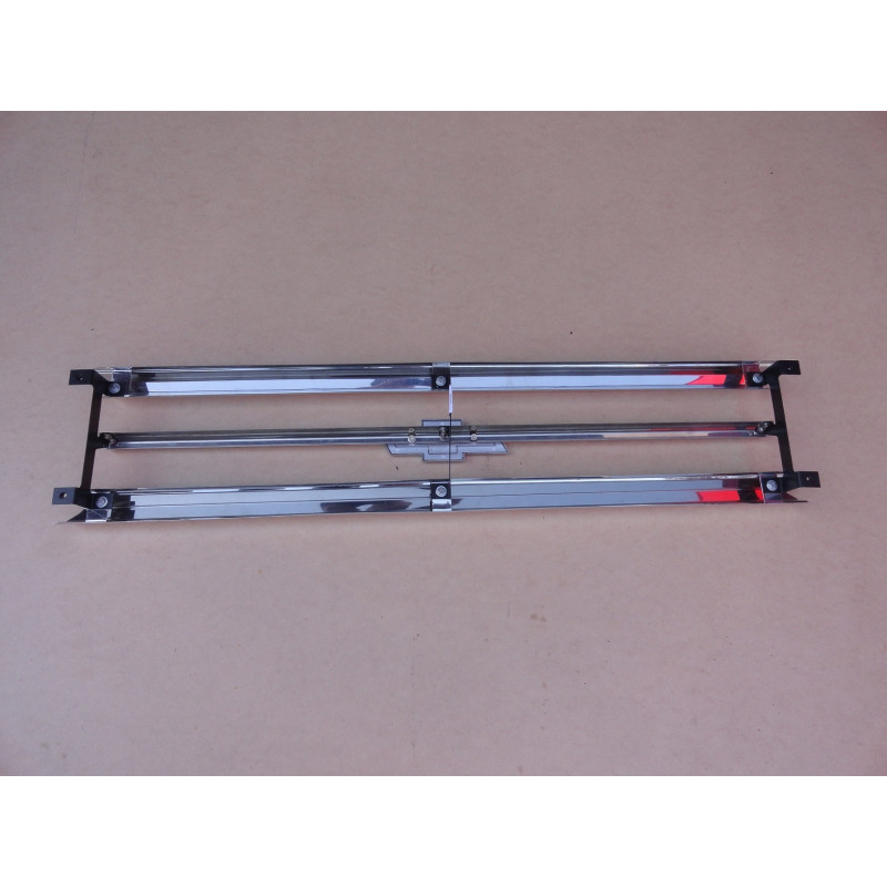 Grade Dianteira Veraneio C-10 D-60 1971 a 1978 Inox com Emblema